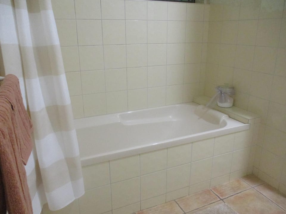 Williams Lodge Bed and Breakfast in Yungaburra