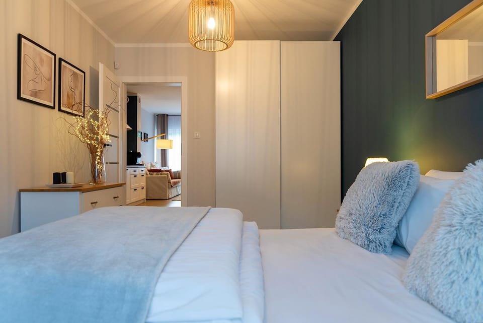 Bed, Bedroom, wardrobe