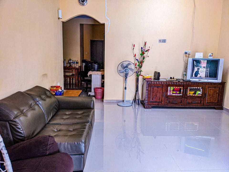 Communal lounge/ TV room, TV and multimedia, Living room, Seating area
