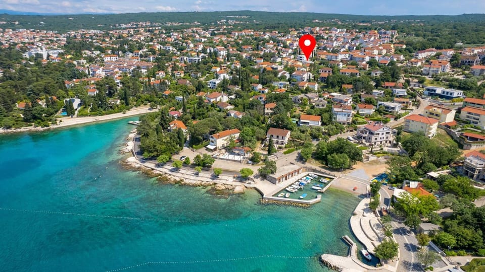 City view, Location