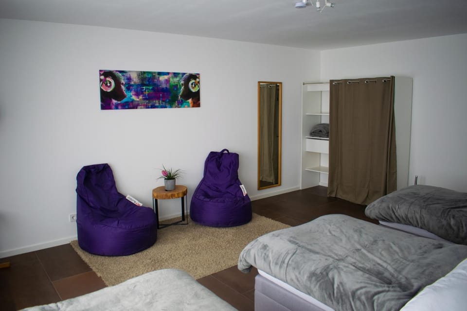 Bed, Photo of the whole room, Seating area, Bedroom