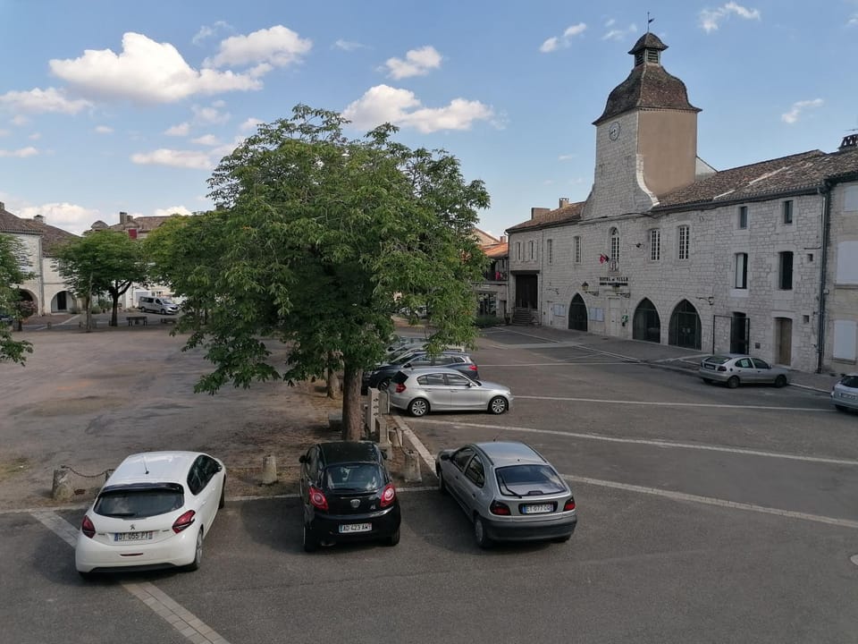 Pause printanière en toute douceur pour les jours fériés House in Occitanie