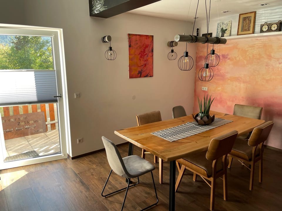 Communal lounge/ TV room, Living room, Dining area