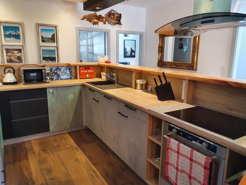 Kitchen or kitchenette, Kitchen or kitchenette