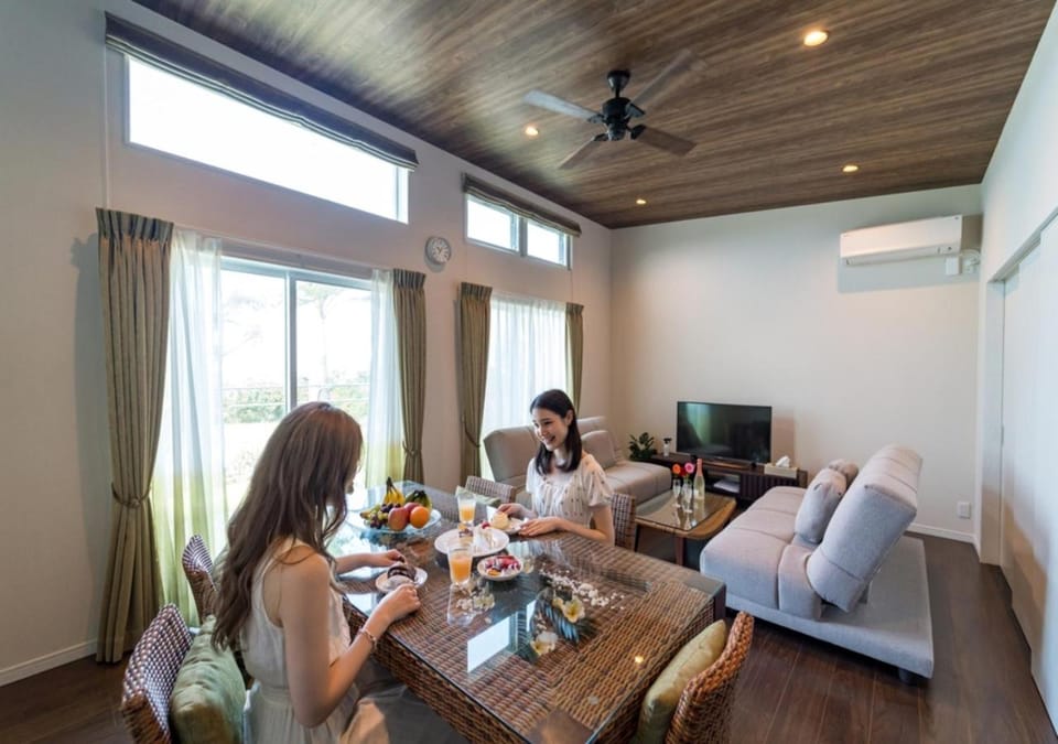 BEVERLY HILLS VILLA Miyakojima Resort Villa in Okinawa Prefecture