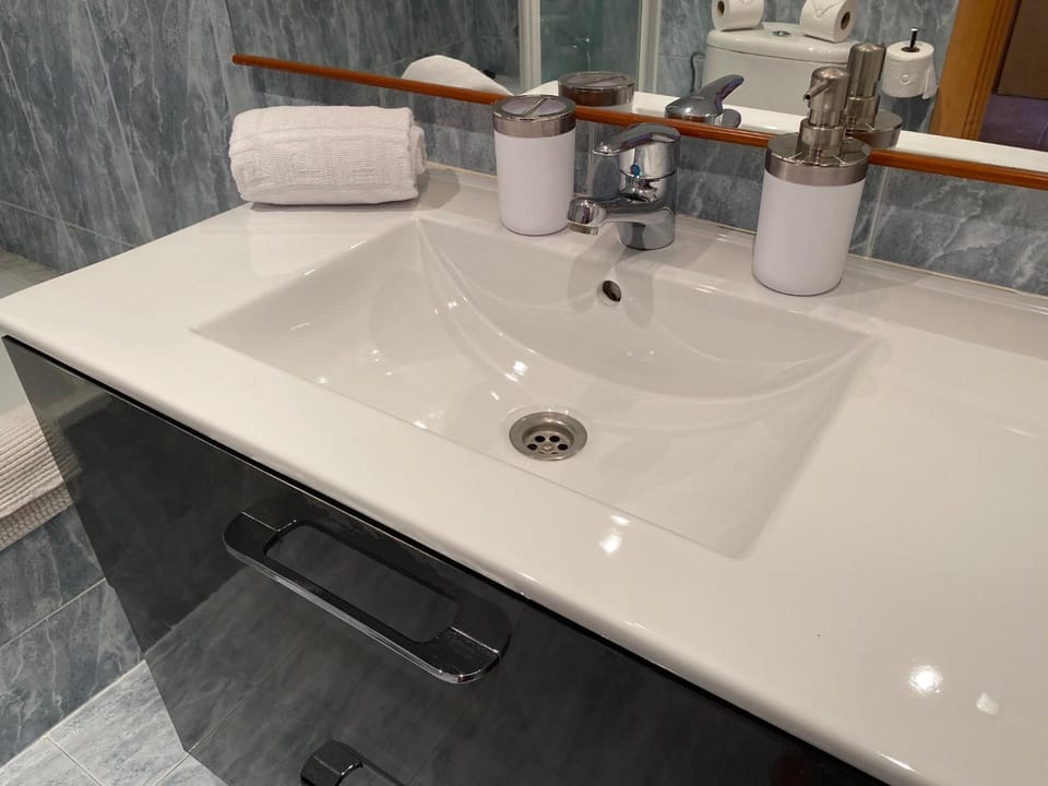 Bathroom, Bath