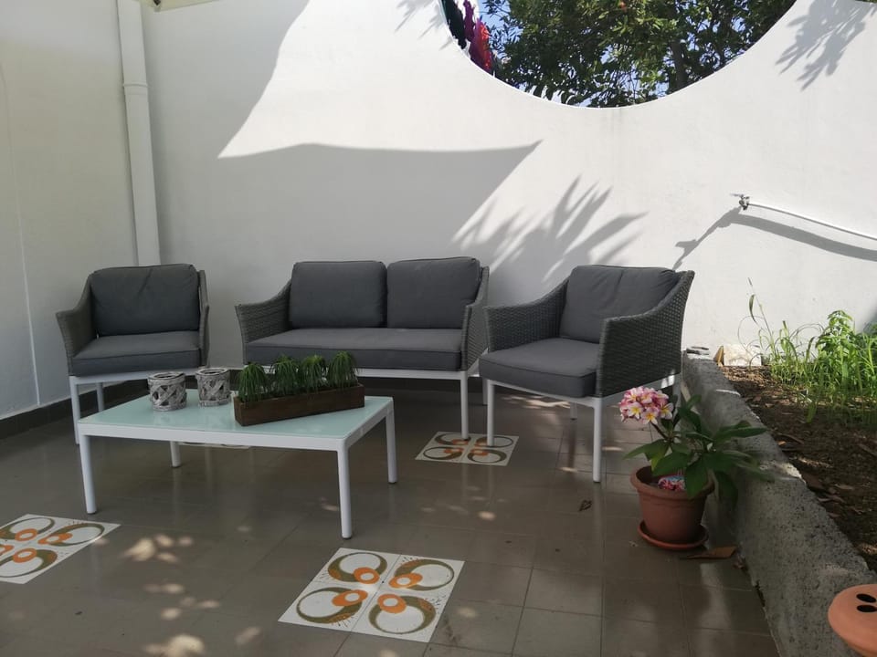 Day, Garden, Seating area, Garden view