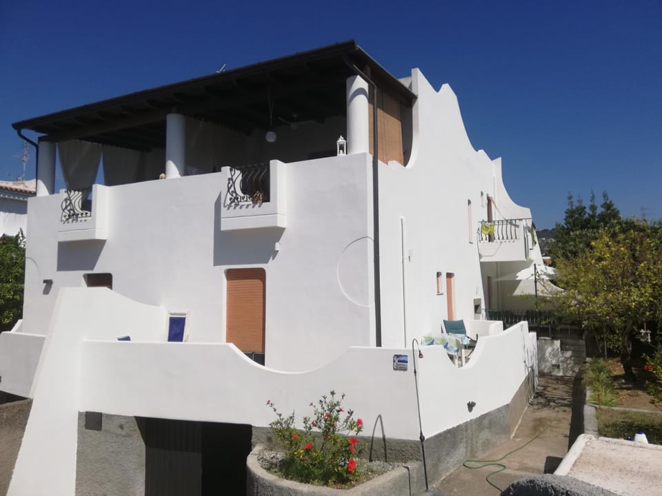 Property building, Day