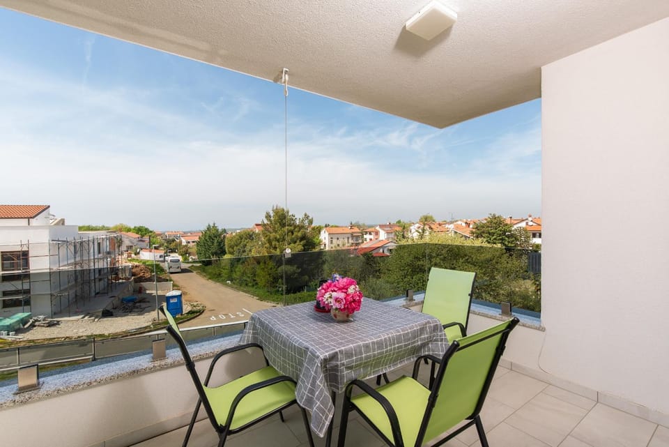 View (from property/room), Balcony/Terrace, Seating area