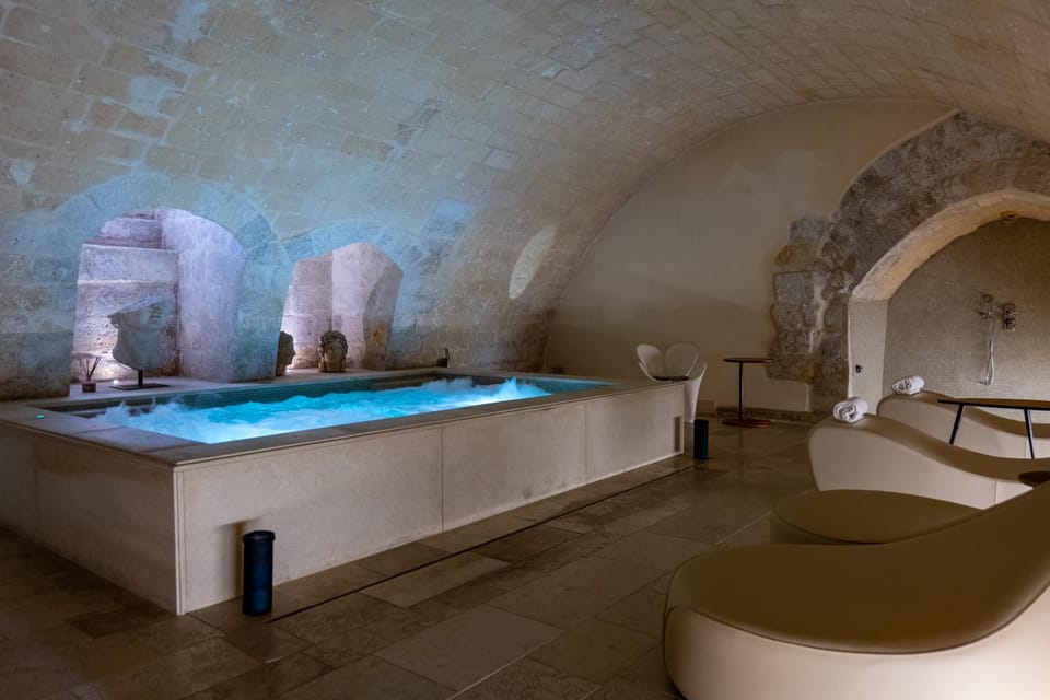 Massage, Sauna, Spa and wellness centre/facilities