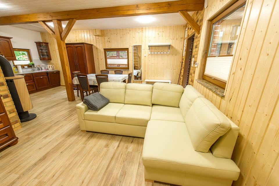 PÓŁNOCNY ZAUŁEK House in Pomeranian Voivodeship