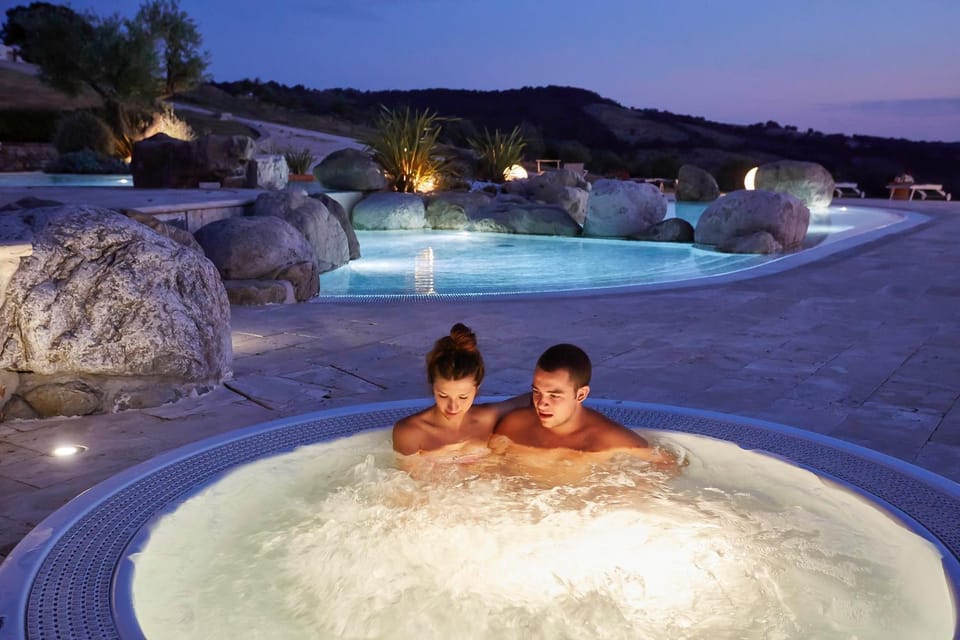 Hot Tub, Swimming pool, Swimming pool