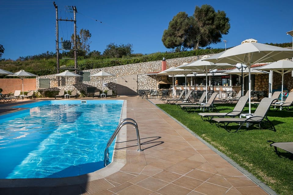 Property building, Swimming pool, Swimming pool