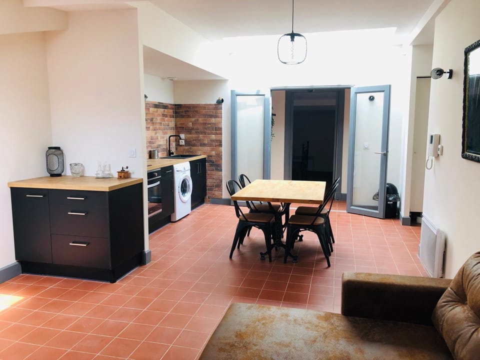 Living room, Dining area