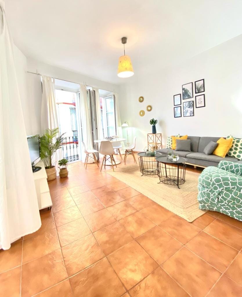SuperB Apartment in downtown of Sevilla ,parking optional, Top !! Apartment in Seville