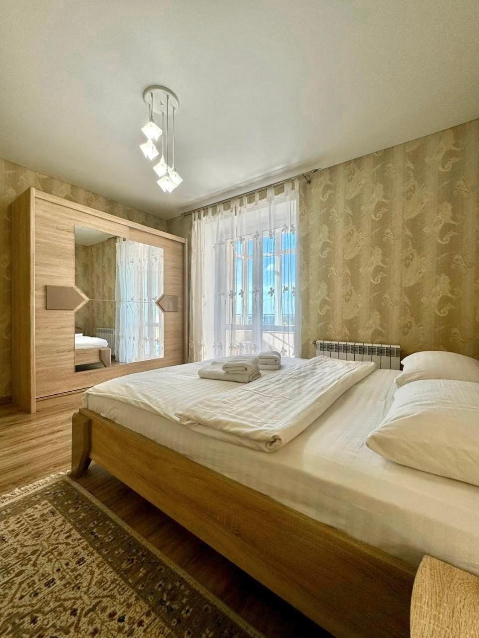 ApartPoltava НОВИЙ будинок, в самому ЦЕНТРІ 2-ОКРЕМІ кімнати, ПАНОРАМНИЙ БАЛКОН Apartment in Ukraine