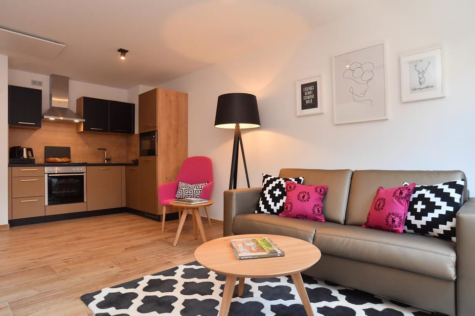 Kitchen or kitchenette, Living room