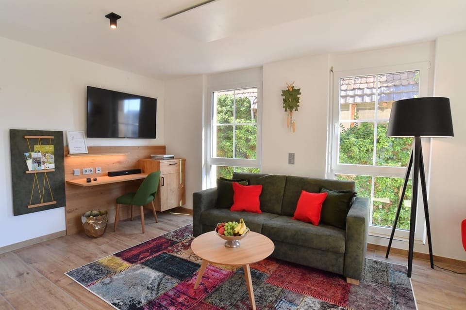 TV and multimedia, Living room, Seating area
