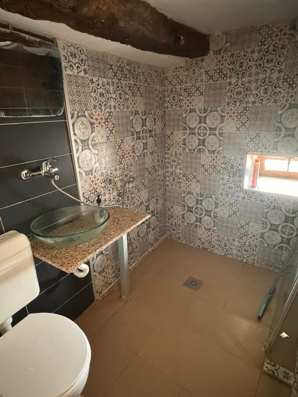 Shower, Toilet, Bathroom