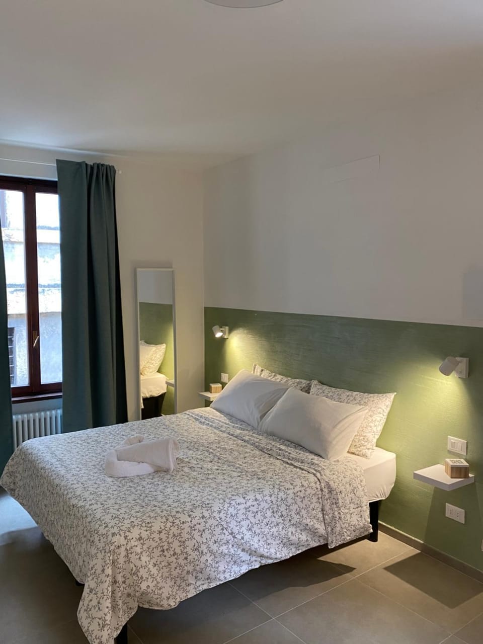 Bed, Photo of the whole room, Bedroom, internet