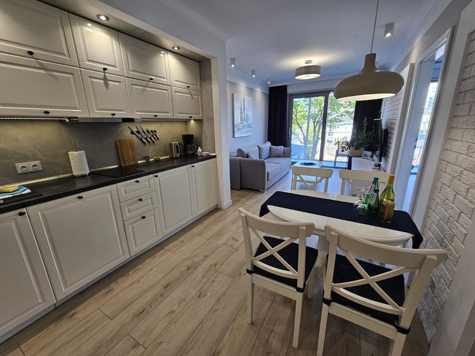 Kitchen or kitchenette, Living room, Dining area