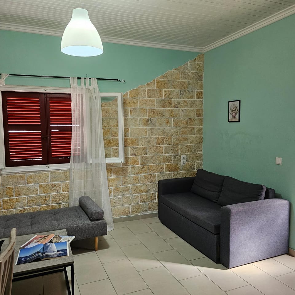 The Village Cottage - Benitses House in Corfu, Greece