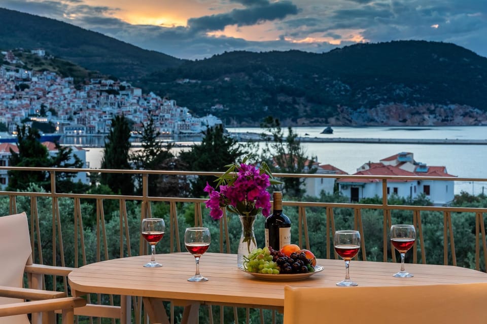 Balcony/Terrace, City view, Garden view, Mountain view, Pool view, Sea view
