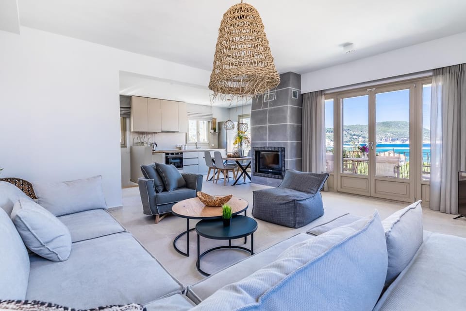 Kitchen or kitchenette, Seating area