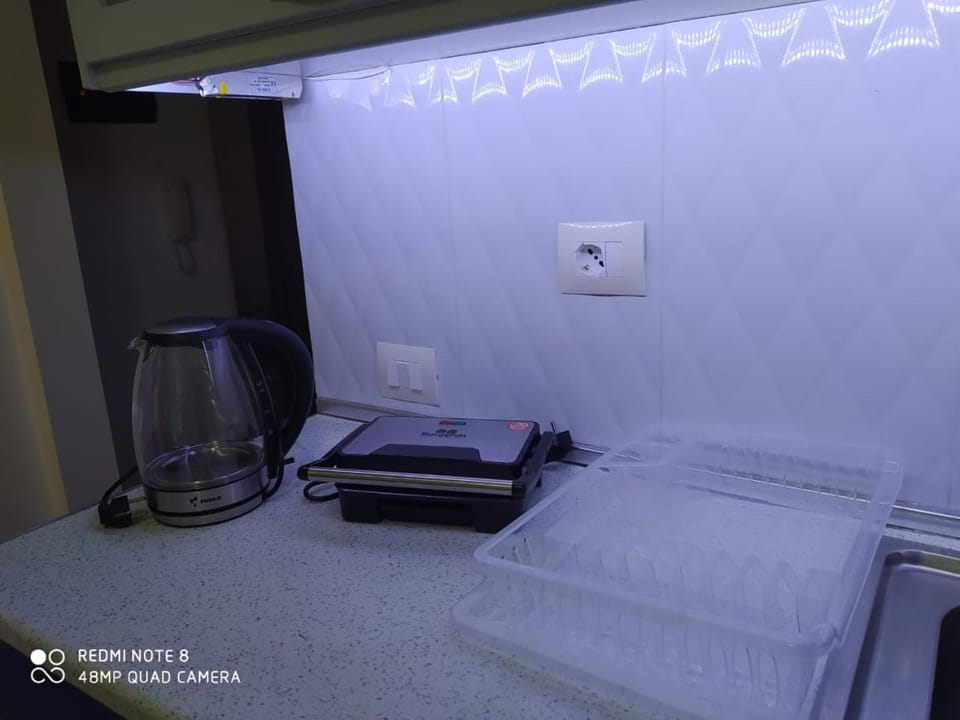 Coffee/tea facilities, Kitchen or kitchenette, Dining area