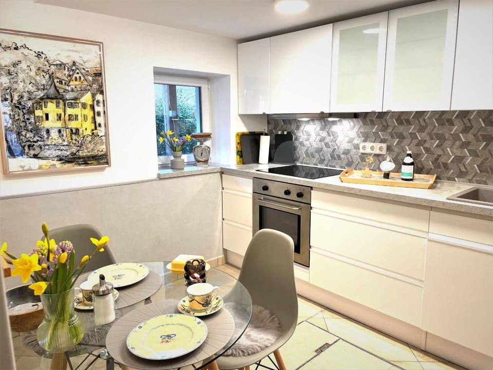 Property building, Kitchen or kitchenette, Living room