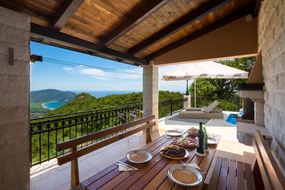 Seating area, sunbed