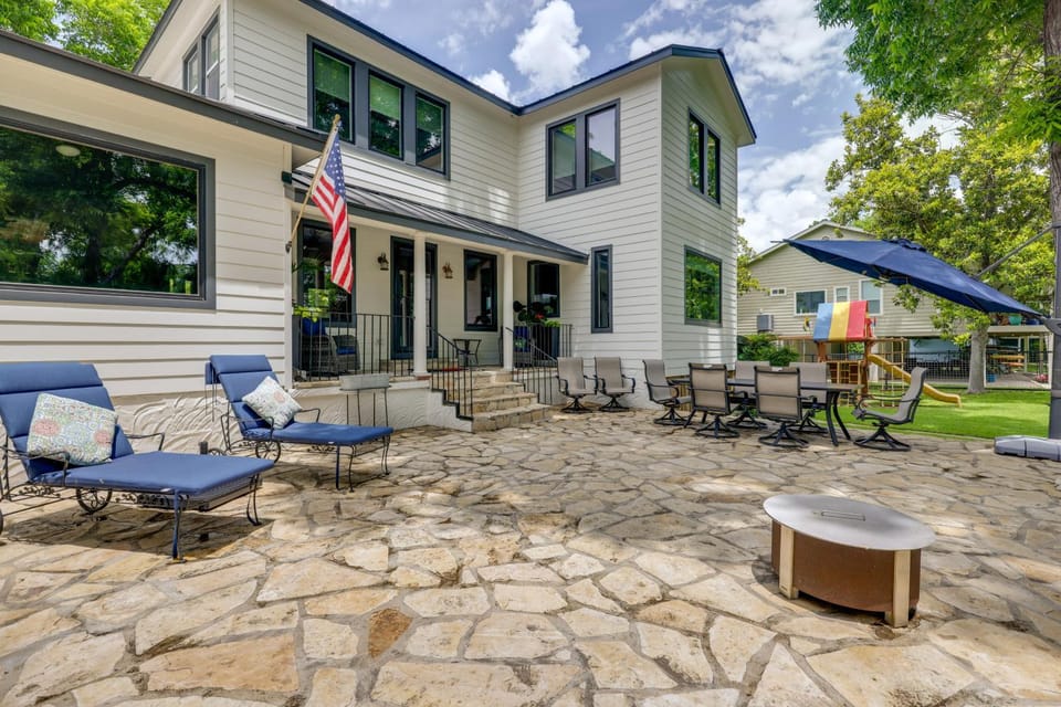 Spacious Lake Placid Retreat w/ Gorgeous Views! House in Seguin
