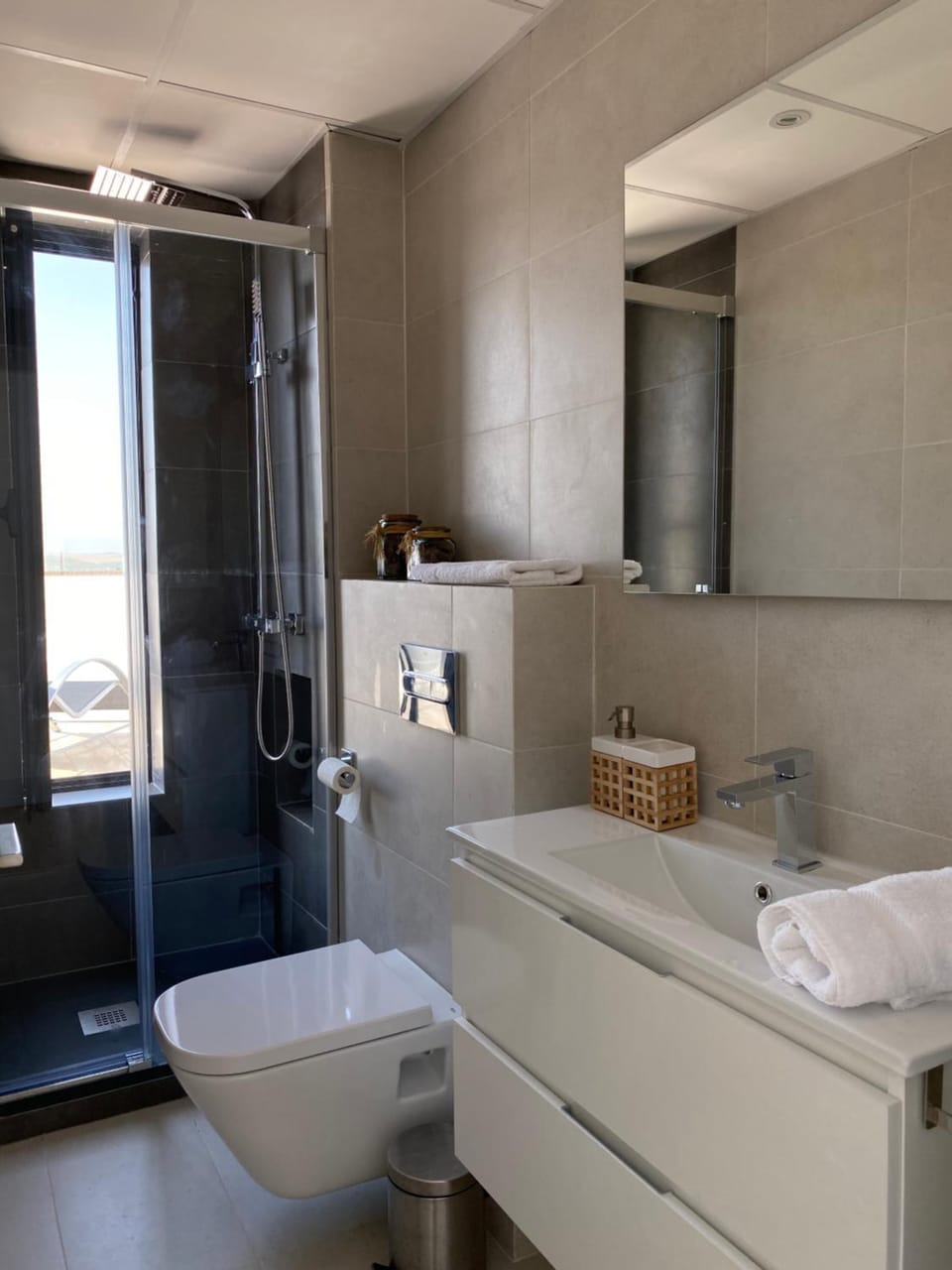 Bathroom, Balcony/Terrace