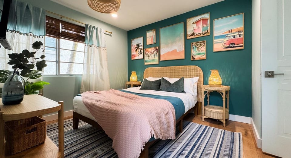 Bed, Bedroom