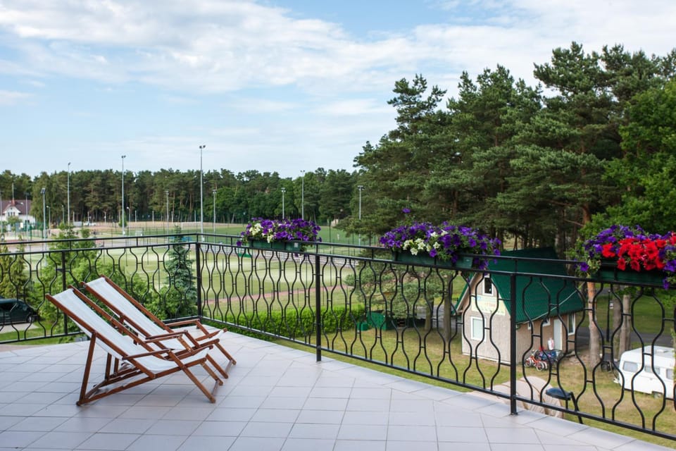 Property building, pet friendly, sunbed