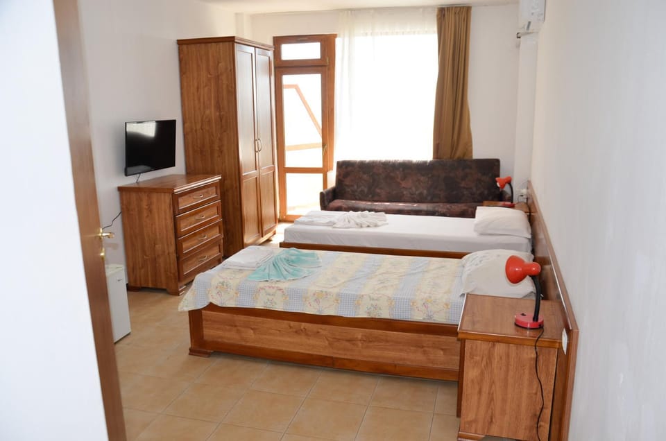 Къща за гости Marinovi Bed and Breakfast in Burgas Province