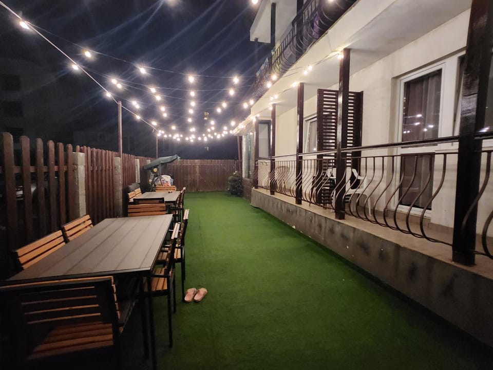 Seating area, Inner courtyard view