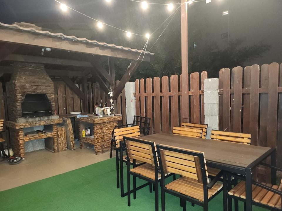 BBQ facilities, Seating area, Dining area
