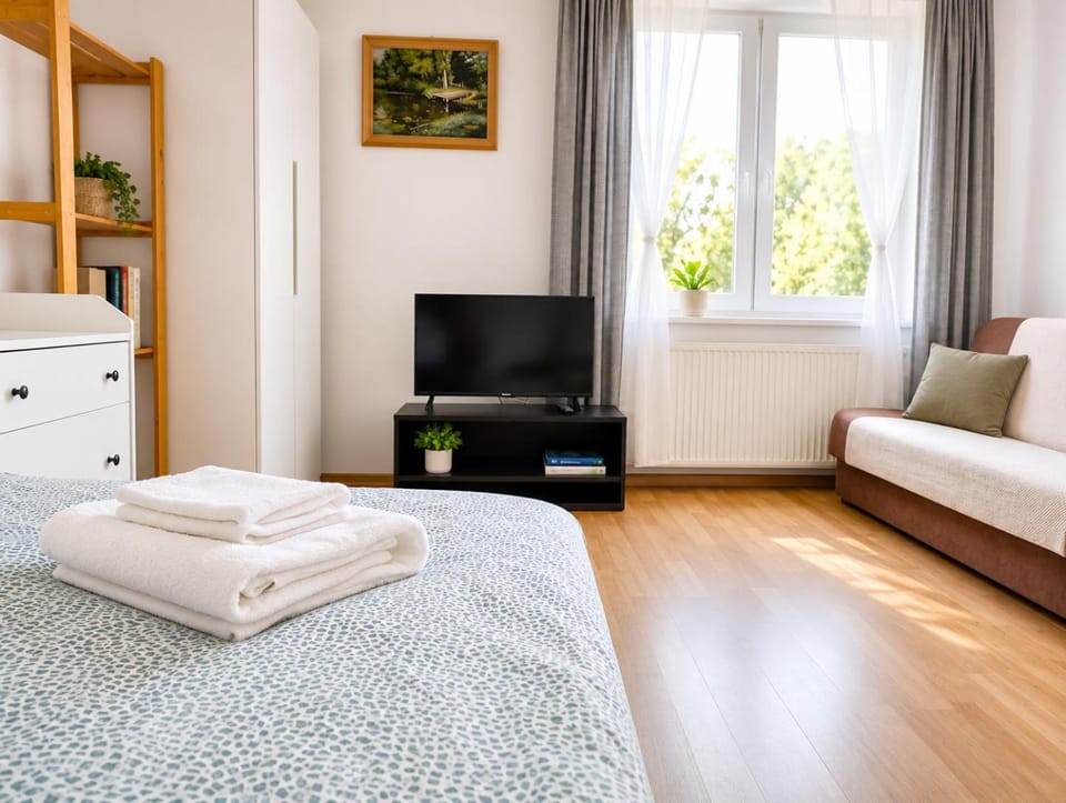 LILY APART - Ideal for groups and families near train station Apartment in Gdansk