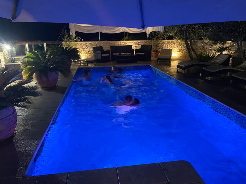 Swimming pool
