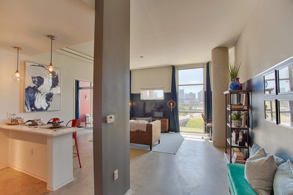 Mid Century Modern Downtown Condo 30+ Night Min House in East Nashville