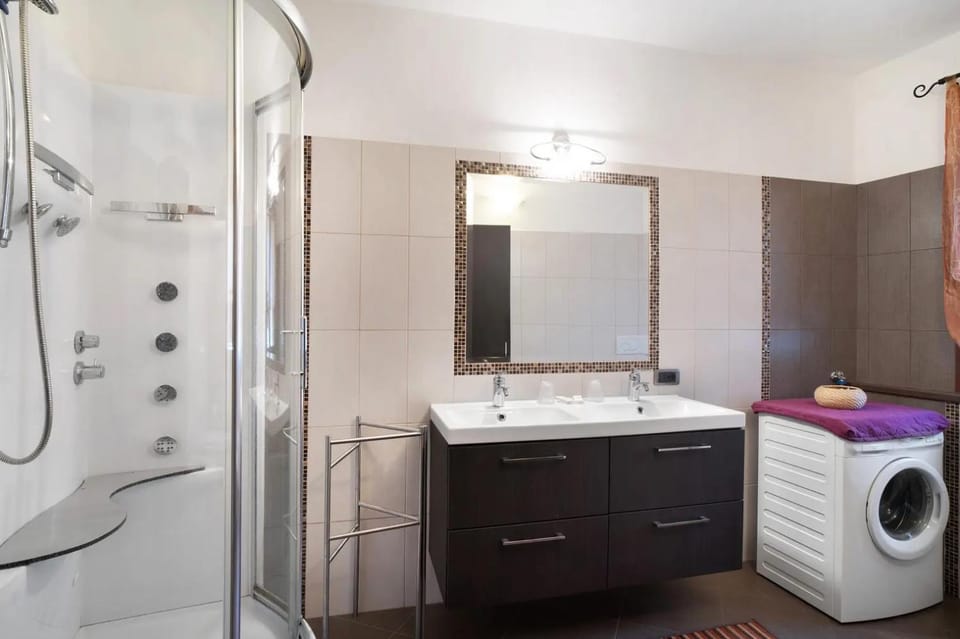 Shower, Bathroom, washing machine