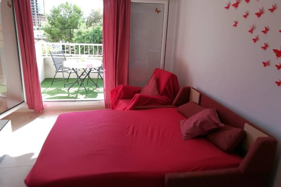 APARTAMENTOFAMILIAR, PLAYA, WIFI, PISCINA Apartment in Valencian Community