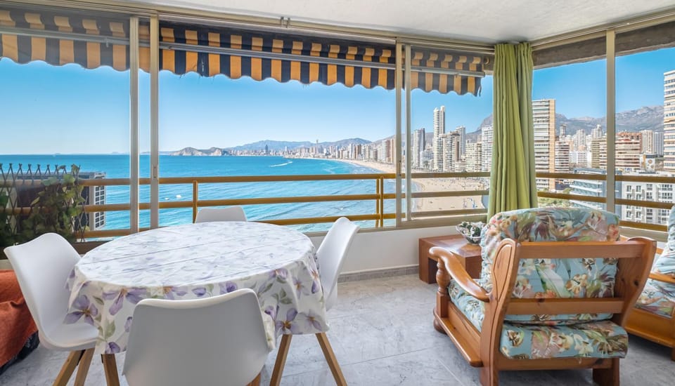Day, Natural landscape, View (from property/room), Balcony/Terrace, Living room, Dining area, City view, Mountain view, Sea view