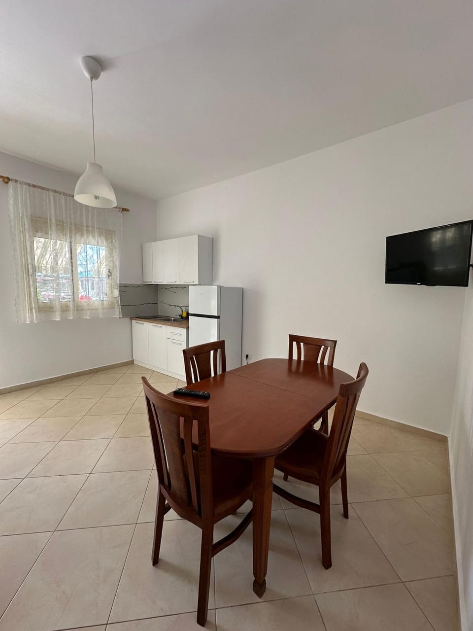 Communal lounge/ TV room, Kitchen or kitchenette, Dining area