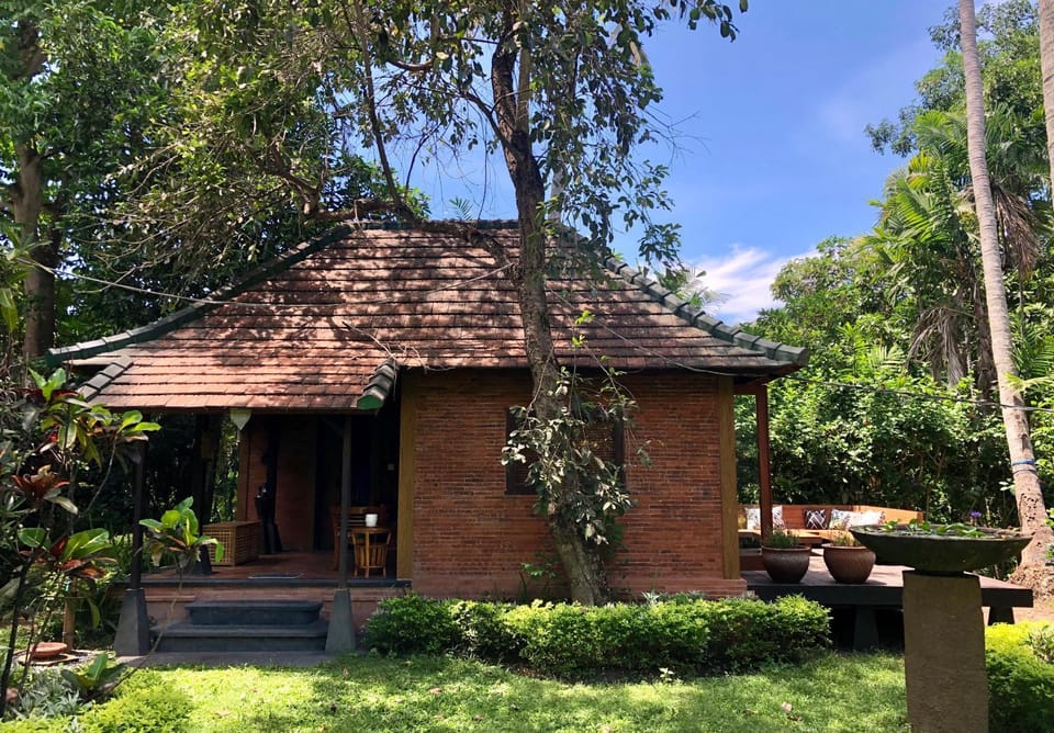 Property building, Facade/entrance, Garden