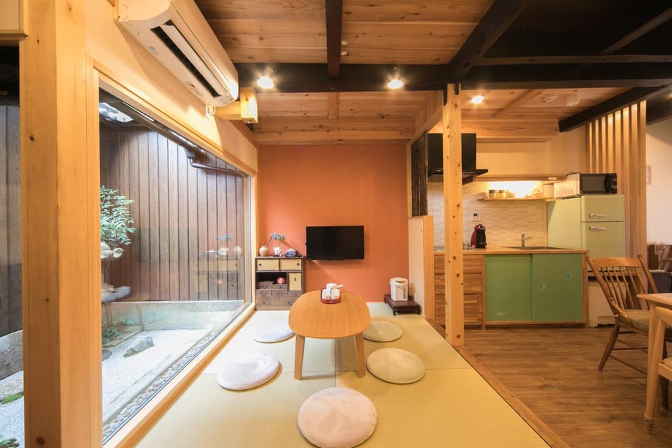 Nishodo Machiya HIKARU OIKE House in Kyoto