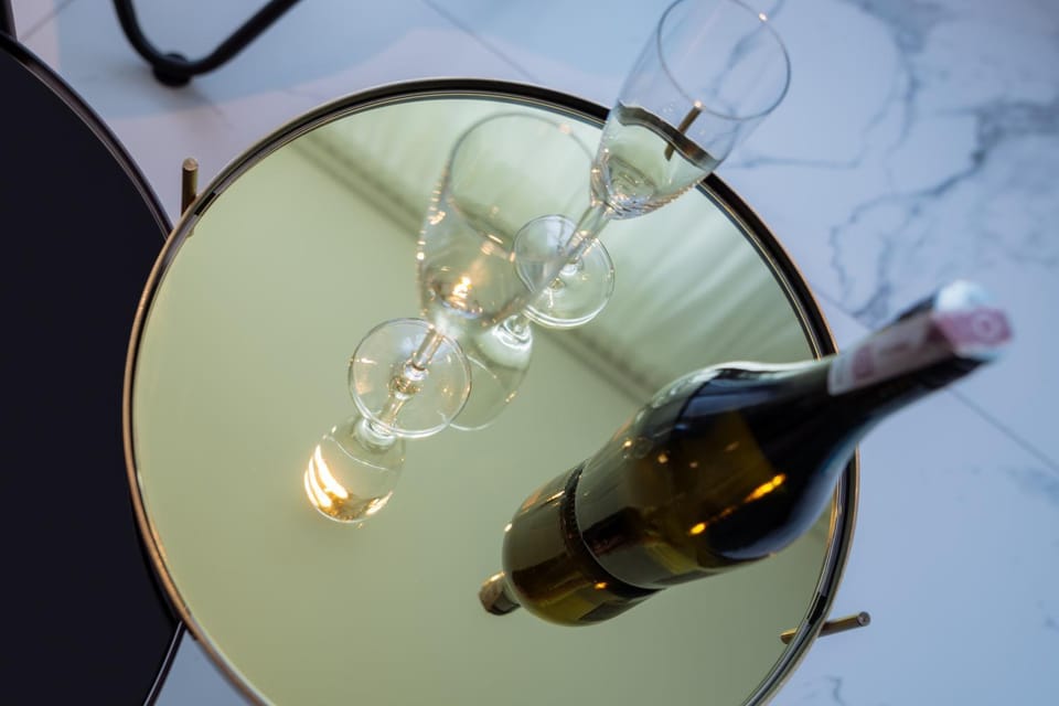 Decorative detail, Guests, Drinks