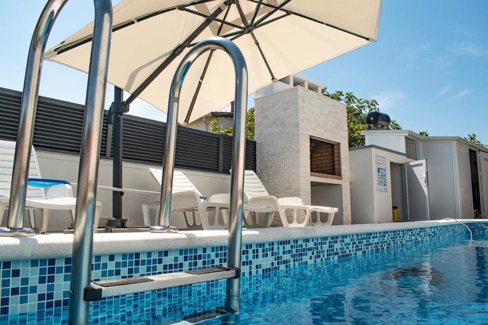 BBQ facilities, Balcony/Terrace, Swimming pool, Swimming pool, Open Air Bath