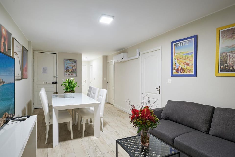 Communal lounge/ TV room, TV and multimedia, Living room, Seating area